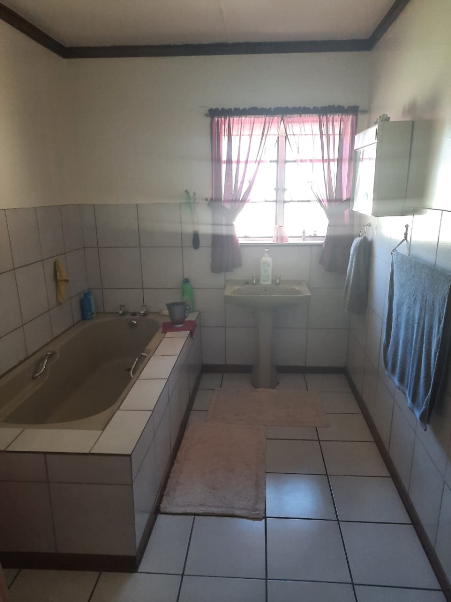 4 Bedroom Property for Sale in Estoire Free State